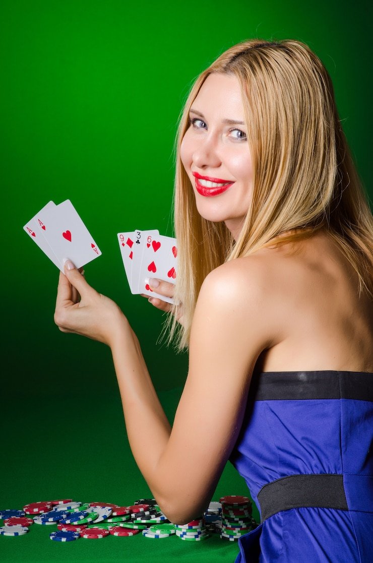 Tampilan game Fortune Mouse di platform mpo8821 dengan grid simbol dan kontrol putaran